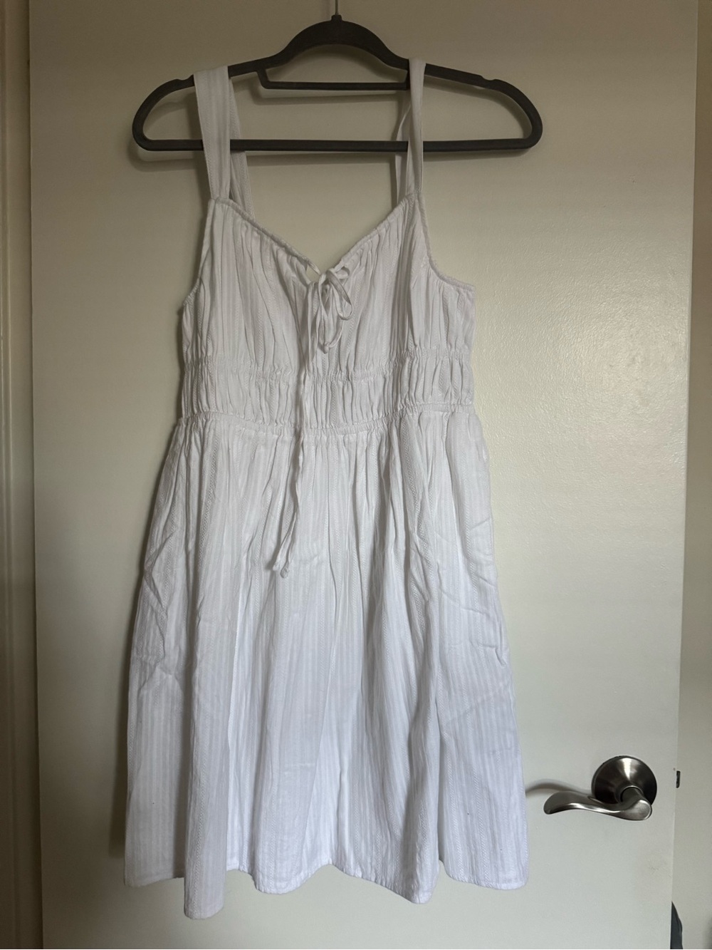 Levi's White Sleeveless Tie-Front Midi Dress